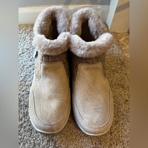 Women’s Skechers Tan Fur-Lined Boots